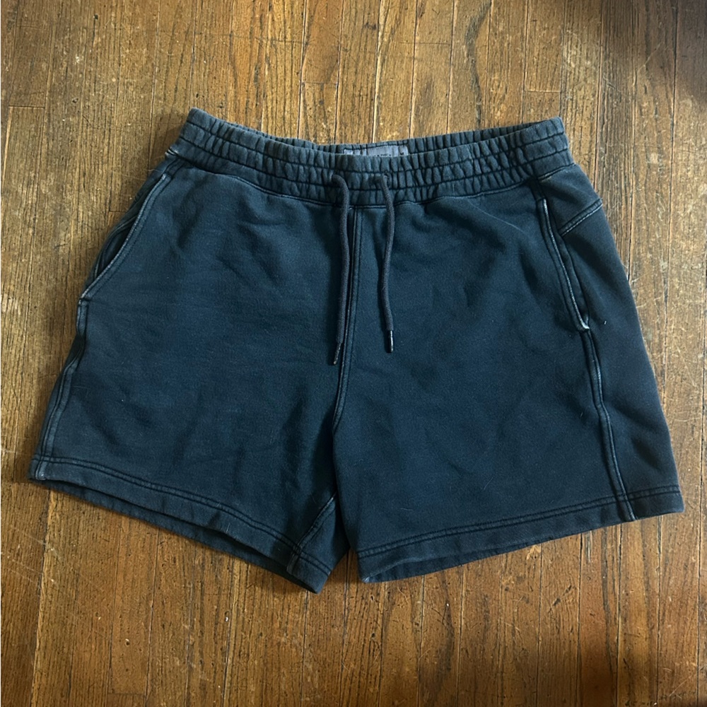 Abercrombie & Fitch Men's Relaxed Soft Essentials Shorts in Washed Black
